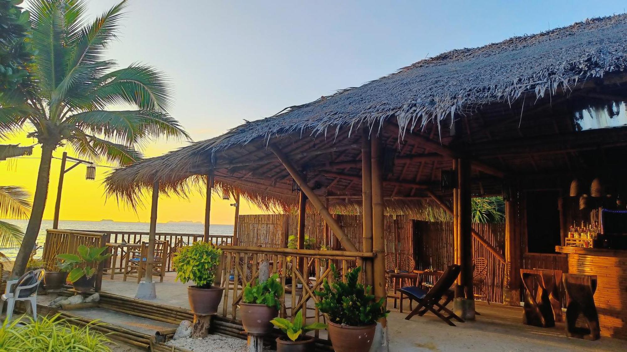 เดอะ เลซี่ ลอดจ์ Hotel เกาะลันตา ภายนอก รูปภาพ